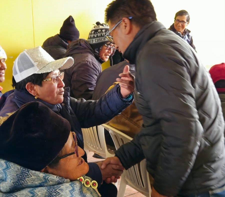 Samuel Hinostroza se reúne con autoridades y pobladores del Centro Poblado Los Andes de Pucará