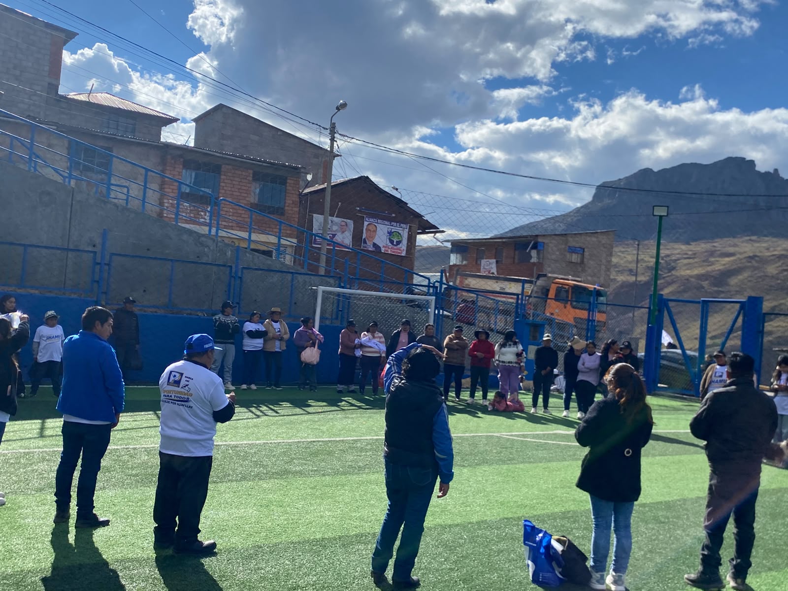 Visita al barrio San Cristóbal de Huayllay