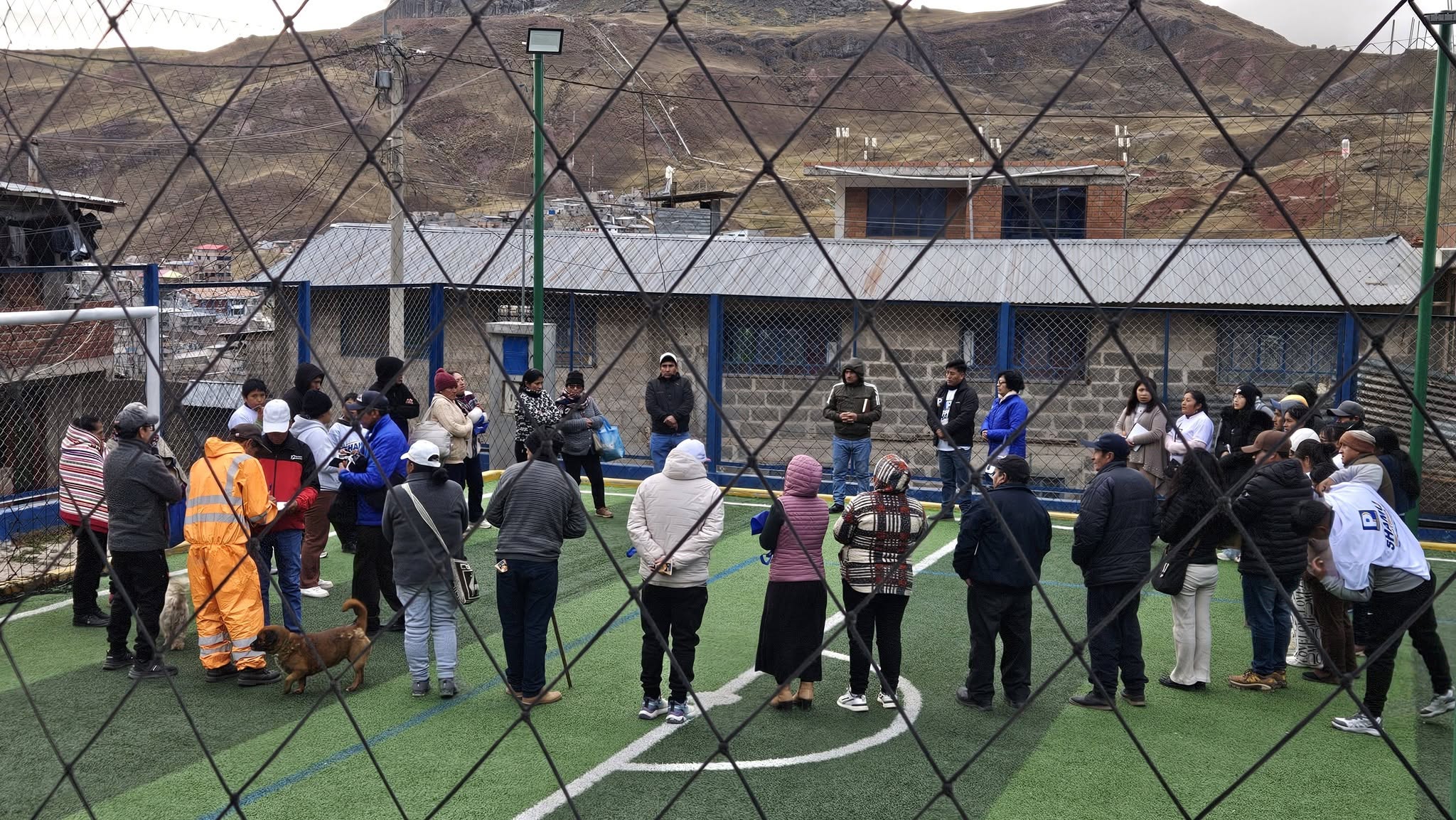 Encuentro con los vecinos del barrio Huayllaygaga