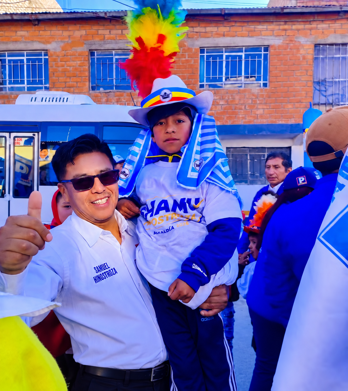 Multitudinario cierre de Campaña: Samuel Hinostroza